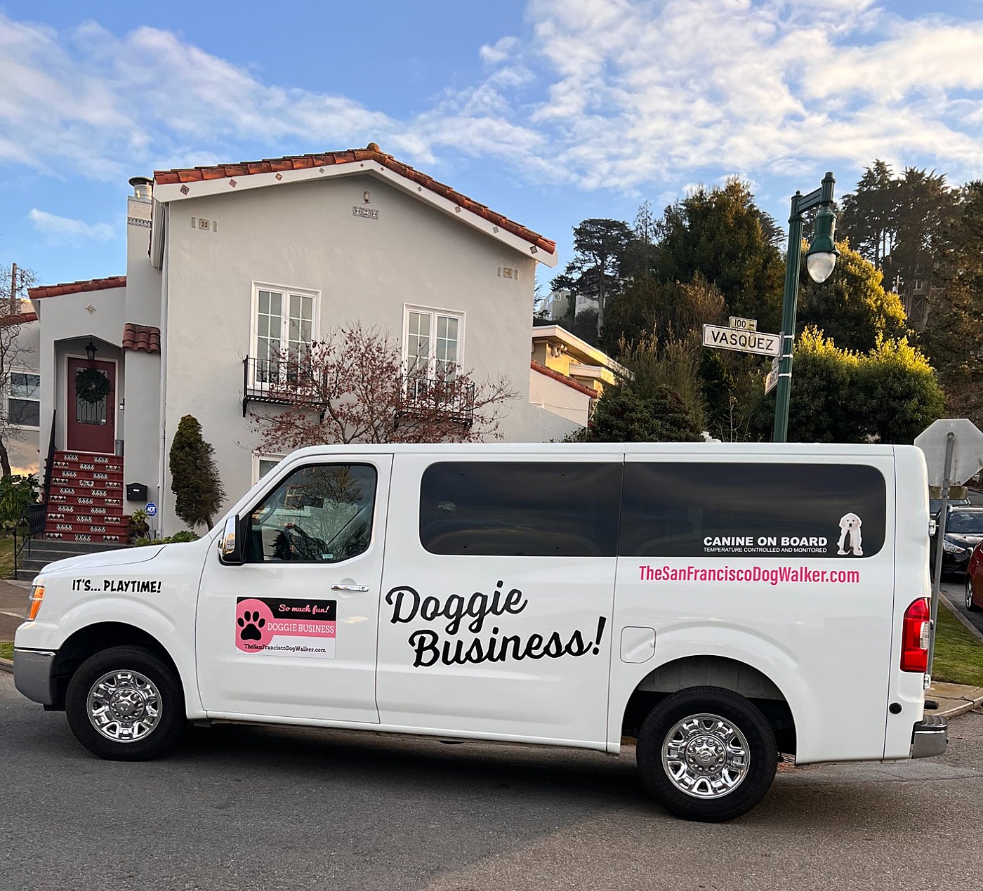 Doggie Business professional transport van